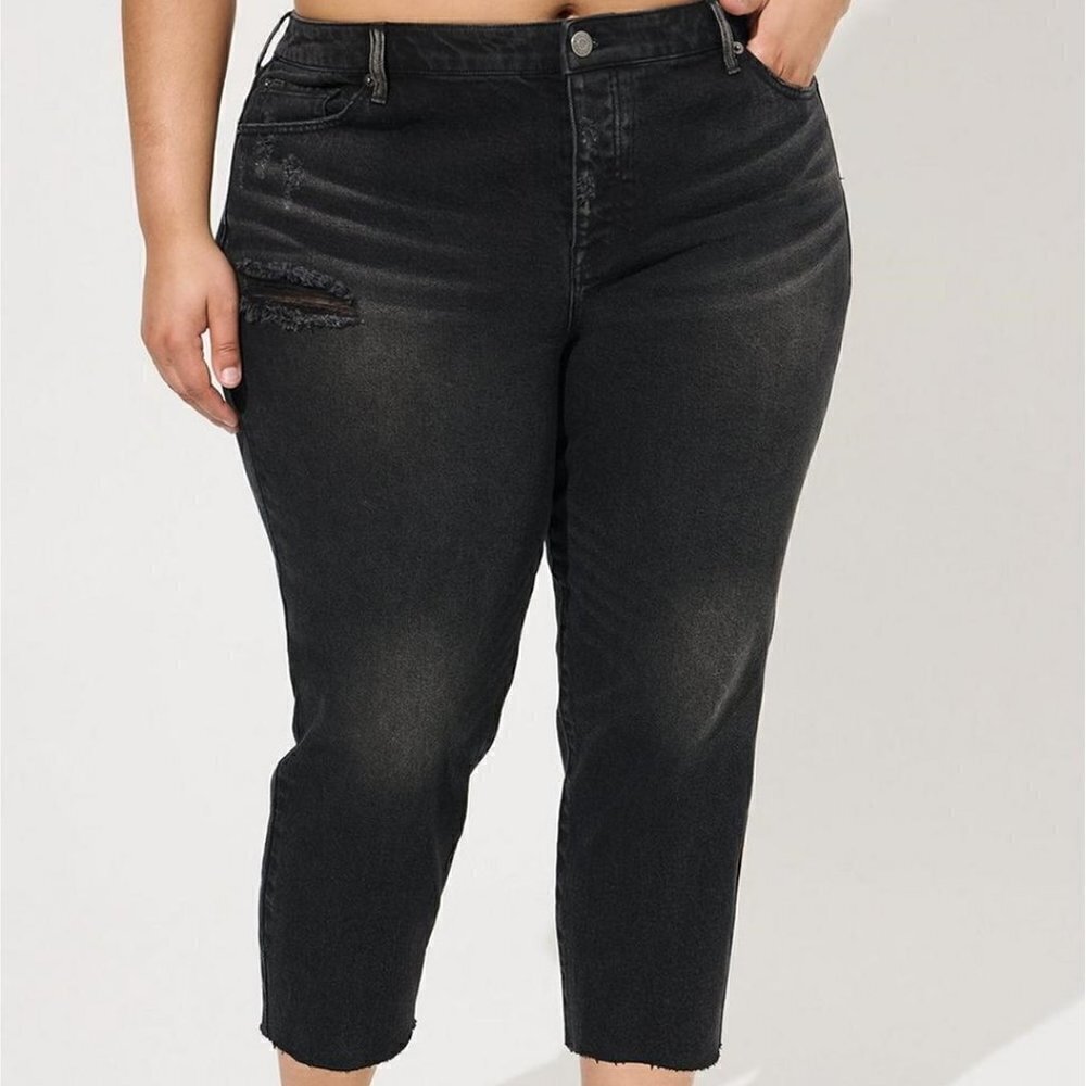 Torrid - Crop Boyfriend Jean - Classic Denim Medium Wash in Anthracite Black‌‌‍‍